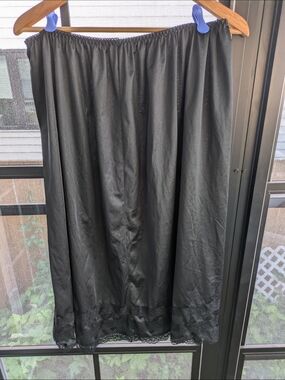 Black Lace Hem Skirt Slip (1/2 Slip)